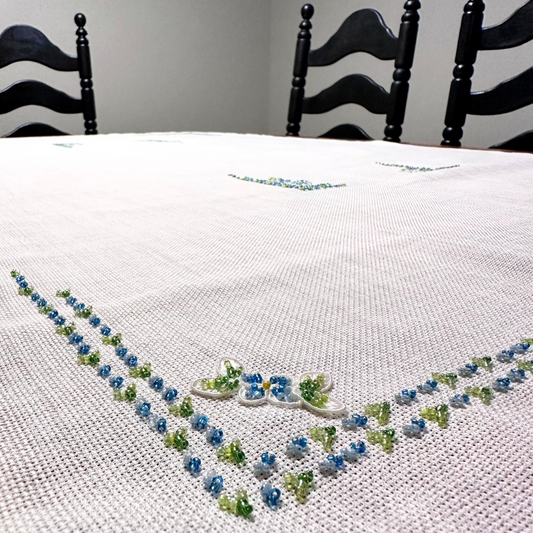 Istanbul Charm Handmade Linen Tablecloth – Floral Embroidery