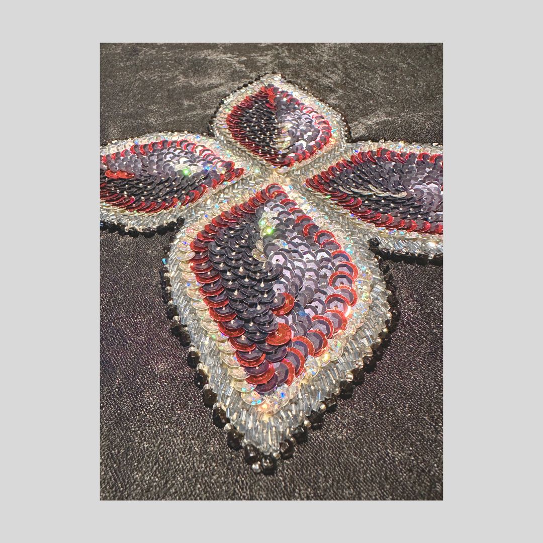 Hand-Beaded Velvet Pillowcase – Elegant Floral Design