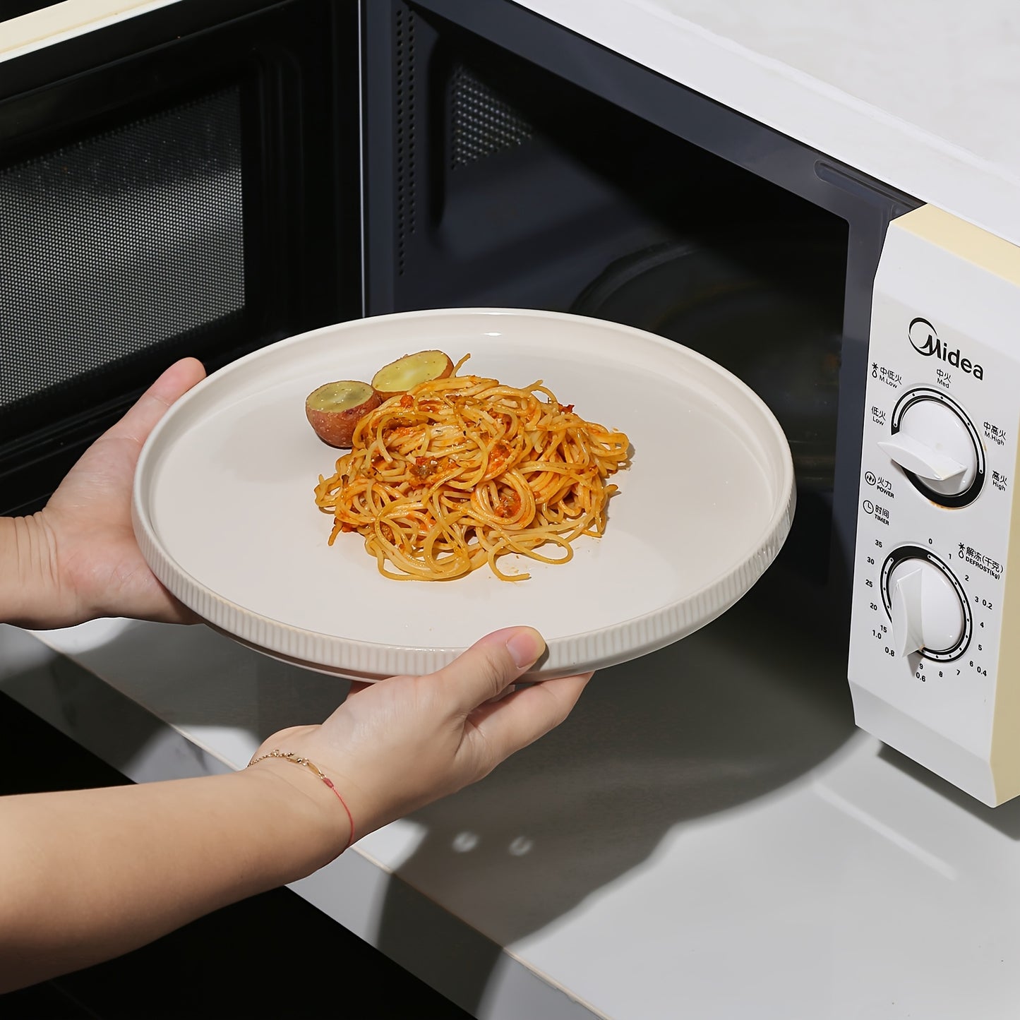 16-Piece White Patterned Ceramic Tableware Set – European Classic Dinnerware for Elegant Dining