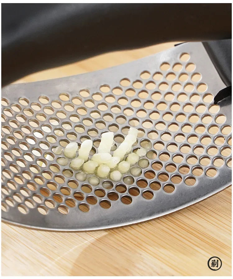 Stainless Steel Garlic Press Crusher – Manual Garlic Mincer & Chopping Tool - Roomsium