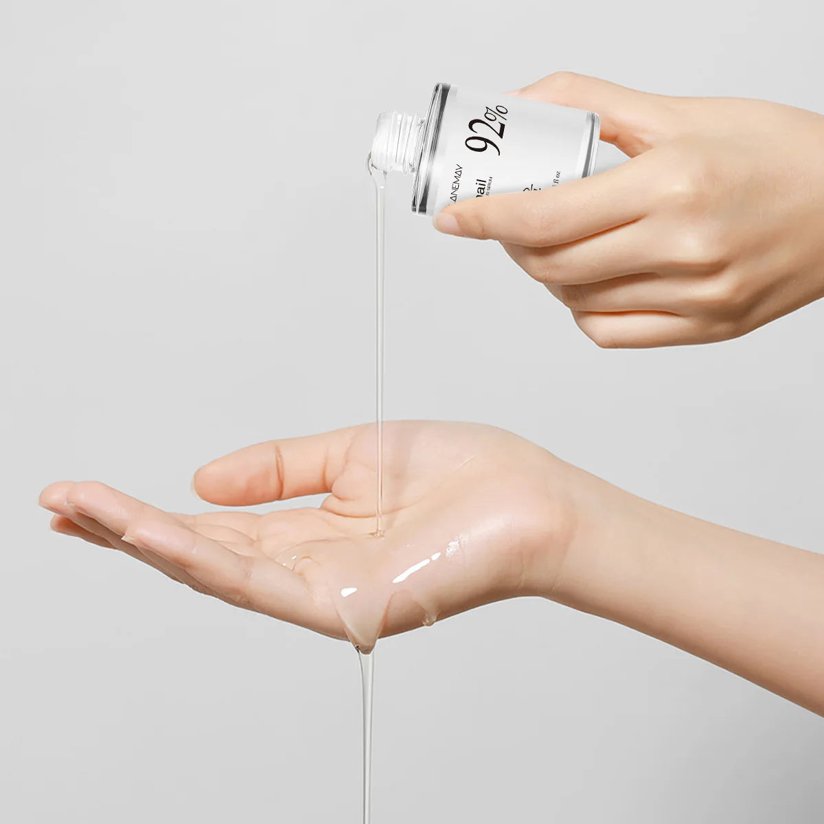 100ml 92% Snail Soothing Facial Essence – Multi in One Hydrating & Moisturizing Face Serum - Roomsium