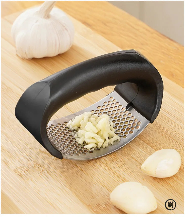 Stainless Steel Garlic Press Crusher – Manual Garlic Mincer & Chopping Tool - Roomsium