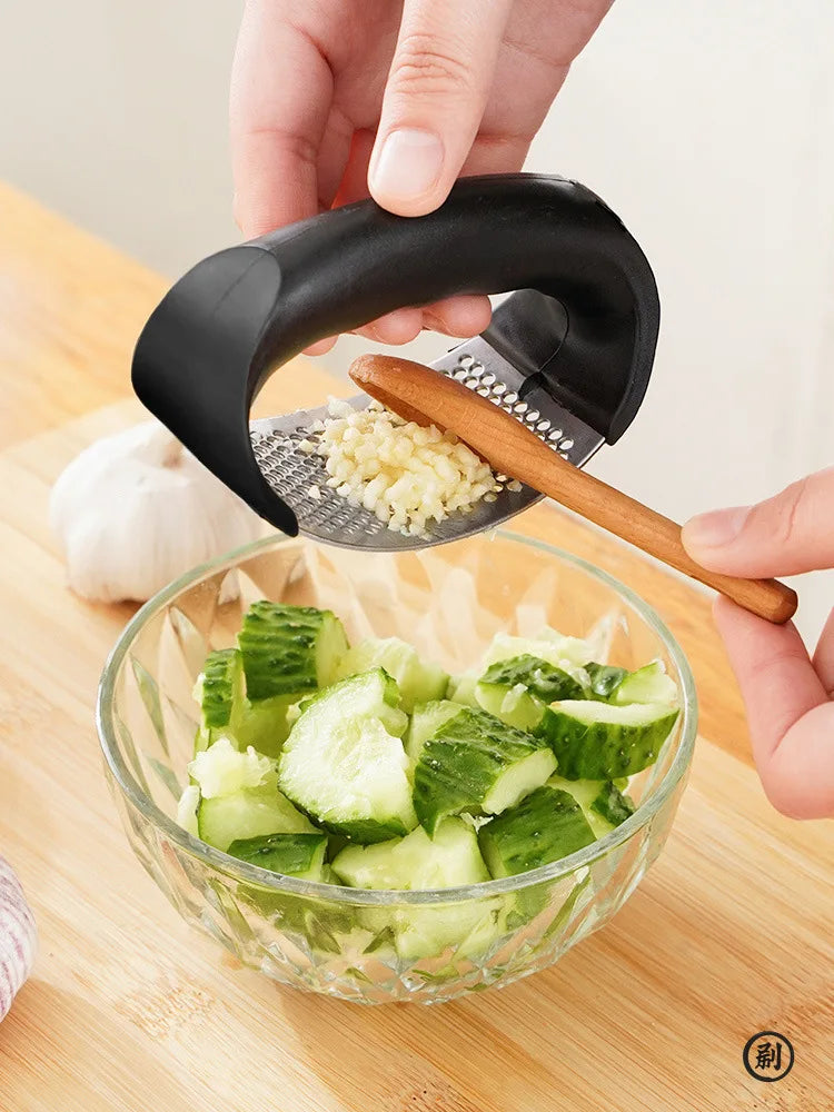 Stainless Steel Garlic Press Crusher – Manual Garlic Mincer & Chopping Tool - Roomsium